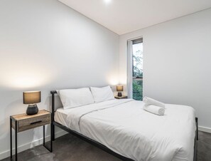 3 chambres, fer et planche à repasser, Wi-Fi, draps fournis