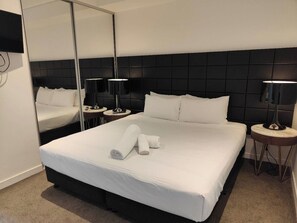 Iron/ironing board, WiFi, bed sheets