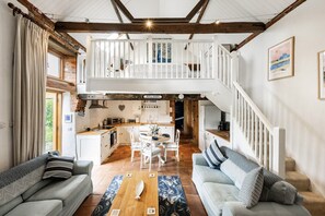 Smart TV, fireplace - A beautiful barn conversion in the charming village of Langham (Langham)