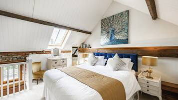 2 bedrooms, iron/ironing board, free WiFi