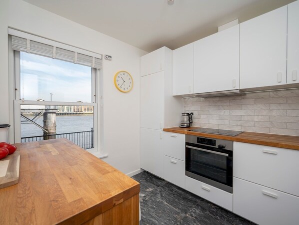 Kühlschrank, Ofen, Geschirrspüler, Toaster