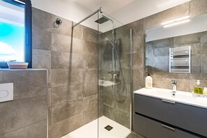 Hair dryer - Les Vagues d'Agosta - Studio Apartment, Sleeps 2 (Albitreccia)