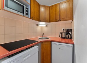 Mikrobølgeovn og oppvaskmaskin