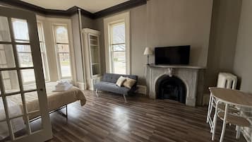 1 slaapkamer, een strijkplank/strijkijzer, wifi, beddengoed