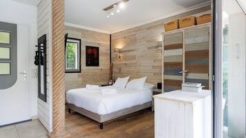 3 habitaciones, tabla de planchar con plancha, wifi y ropa de cama