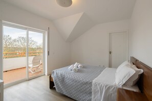 2 chambres, fer et planche Ă repasser, accĂšs Internet, draps fournis