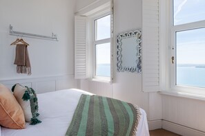 2 bedrooms, iron/ironing board, travel cot, free WiFi