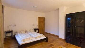 熨斗/熨衫板、可攜式嬰兒床、免費 Wi-Fi、床單