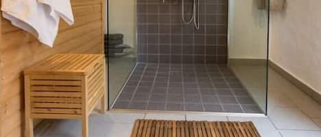 Een douche, een haardroger
