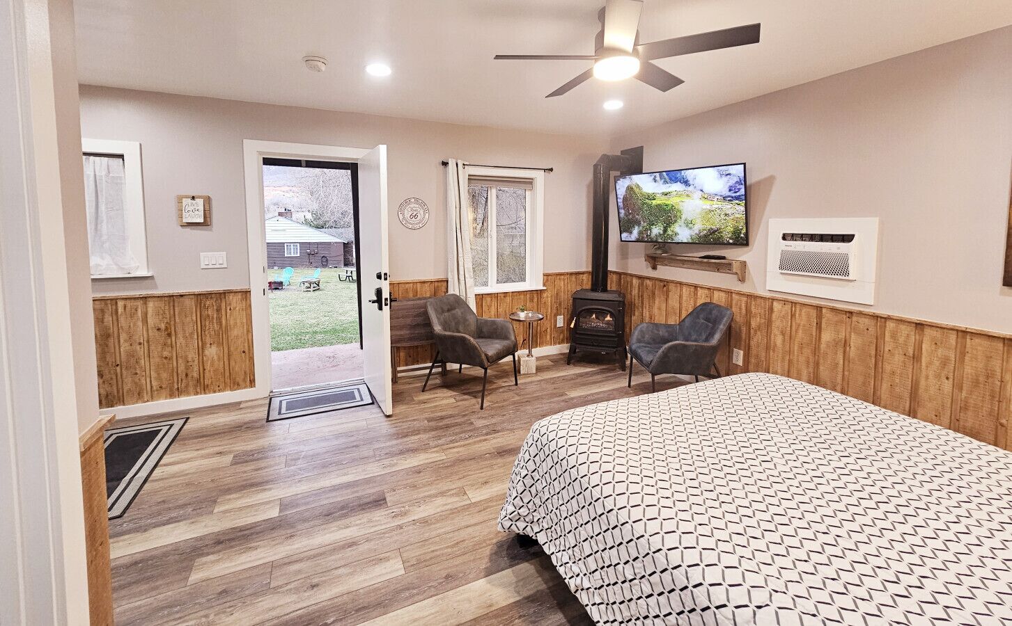 1 habitación, escritorio, tabla de planchar con plancha y wifi gratis 