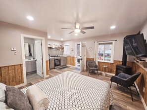 1 quarto, escrivaninha, ferros/tábuas de passar roupa, Wi-Fi de cortesia