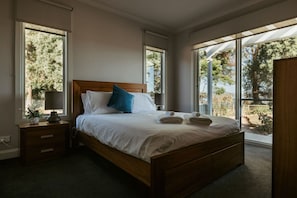 2 habitaciones, tabla de planchar con plancha, wifi y ropa de cama