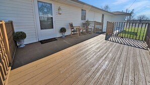 Terrace/patio - Eleanor`s Wilmore House (Wilmore)