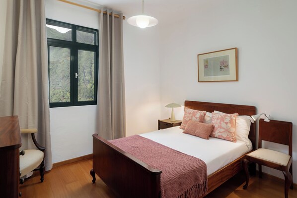 3 Schlafzimmer, Bügeleisen/Bügelbrett, WLAN, Bettwäsche