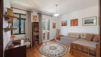 Televisión y chimenea