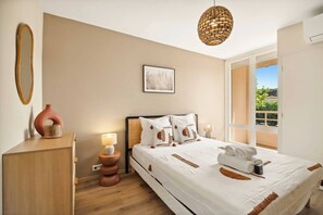 2 chambres, bureau, fer et planche à repasser, accès au Wi-Fi (inclus)
