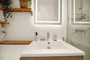 Shower, hair dryer, towels - Modern apartment sea view -2BR-4P- Saint-Tropez (Saint-Tropez)