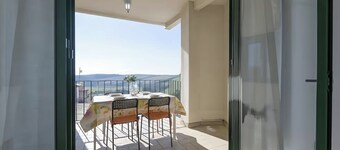 Apartment 'Boliches32' with Private Terrace and Wi-Fi