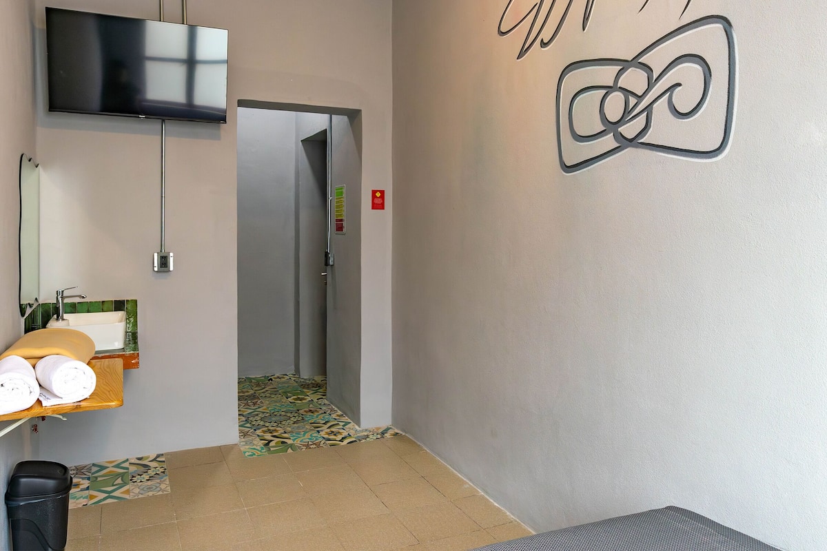 Basic Double Room, 1 Double Bed | Free WiFi