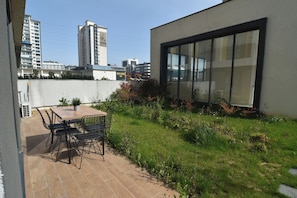 تناول الطعام بالخارج