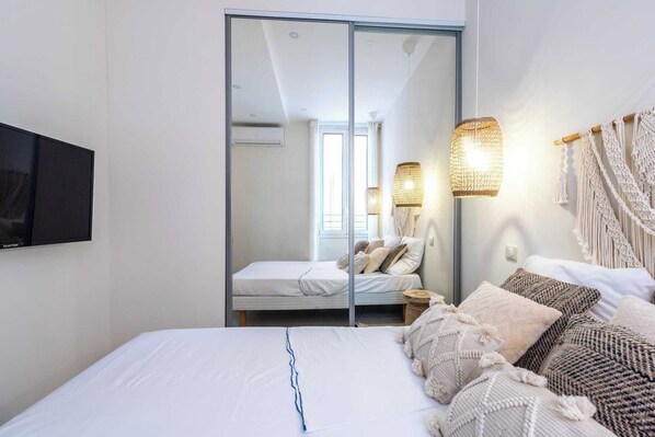 1 bedroom, iron/ironing board, Internet, bed sheets