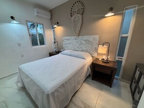 2 bedrooms, iron/ironing board, WiFi, bed sheets - Charming 2-bedroom house with WiFi, AC in welcoming Cozumel (Cozumel)