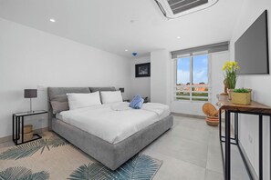 3 bedrooms, travel cot, free WiFi, bed sheets