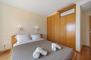 3 soverom, strykejern/-brett, wi-fi (inkludert) og sengetøy