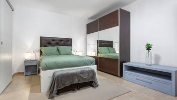 1 bedroom, iron/ironing board, free WiFi, bed sheets