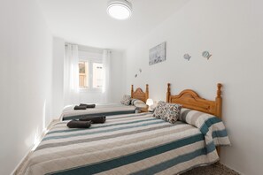 3 bedrooms, iron/ironing board, free WiFi, bed sheets