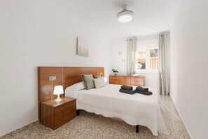 3 bedrooms, iron/ironing board, free WiFi, bed sheets