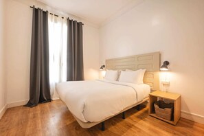 5 bedrooms, desk, iron/ironing board, free WiFi