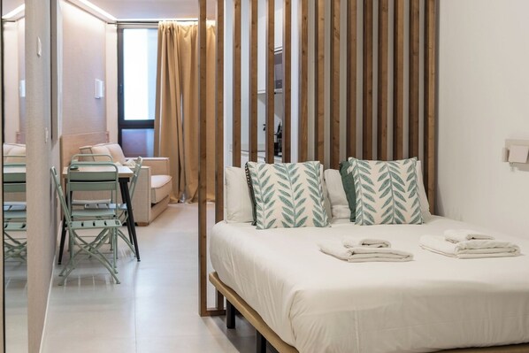 Tabla de planchar con plancha, cuna de viaje y wifi gratis