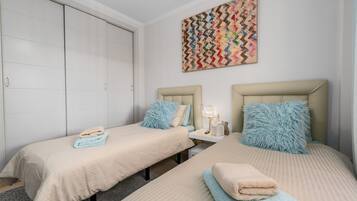 2 bedrooms, iron/ironing board, free WiFi, bed sheets