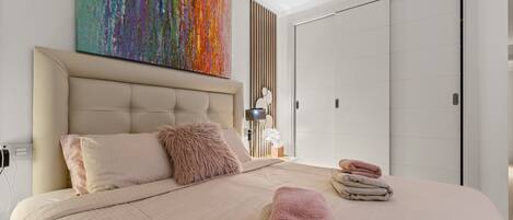 2 chambres, fer et planche à repasser, Wi-Fi gratuit, draps fournis