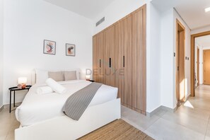 1 chambre, coffres-forts dans les chambres, fer et planche à repasser