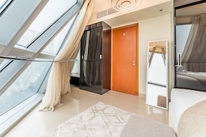 1 chambre, coffres-forts dans les chambres, fer et planche à repasser