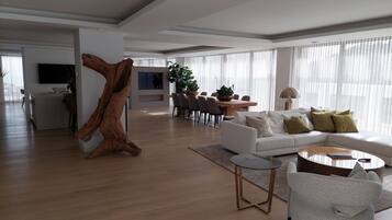 Fernseher, Stereoanlage