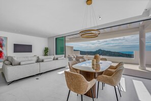 Interior - Stunning Penthouse with Panoramic Sea & Mountain Views Near Marbella (OJEN (MALAGA))