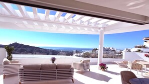 Outdoor dining - Stunning Penthouse with Panoramic Sea & Mountain Views Near Marbella (OJEN (MALAGA))