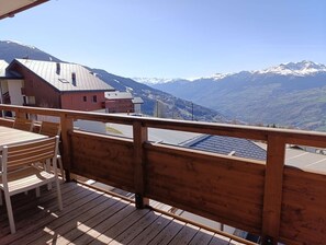 Outdoor dining - Paradiski new, calm and sunny vallandry (LANDRY)