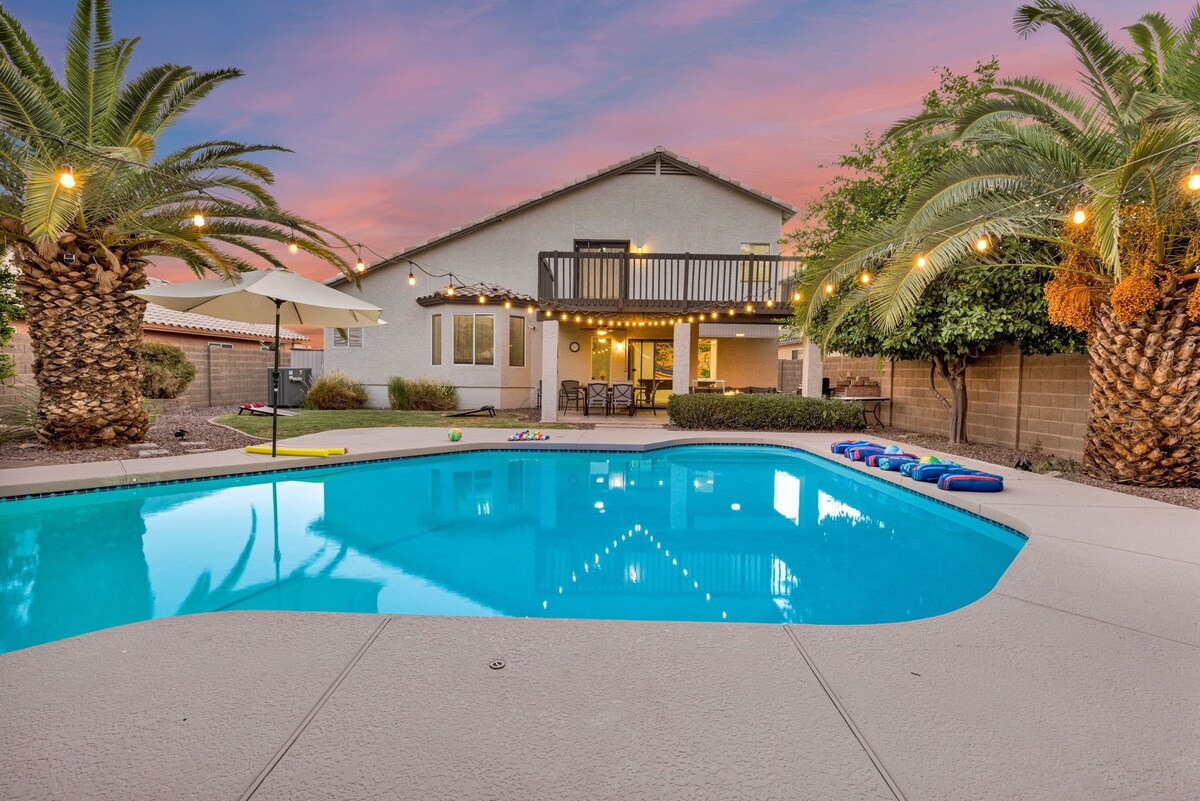 Cozy Desert Escape • Fire Pit • Pool • Fast WiFi