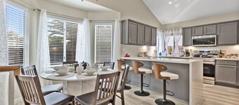 Sparkling Saltwater Pool • Spa, Firepit, Wi-Fi 4BR/3BA • Near Top Golf Courses