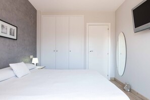 1 bedroom, iron/ironing board, free WiFi