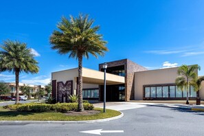 Exterior - 4 BD/ 4.5 BA/ Magic Village Yards (3235 BA) (Kissimmee)