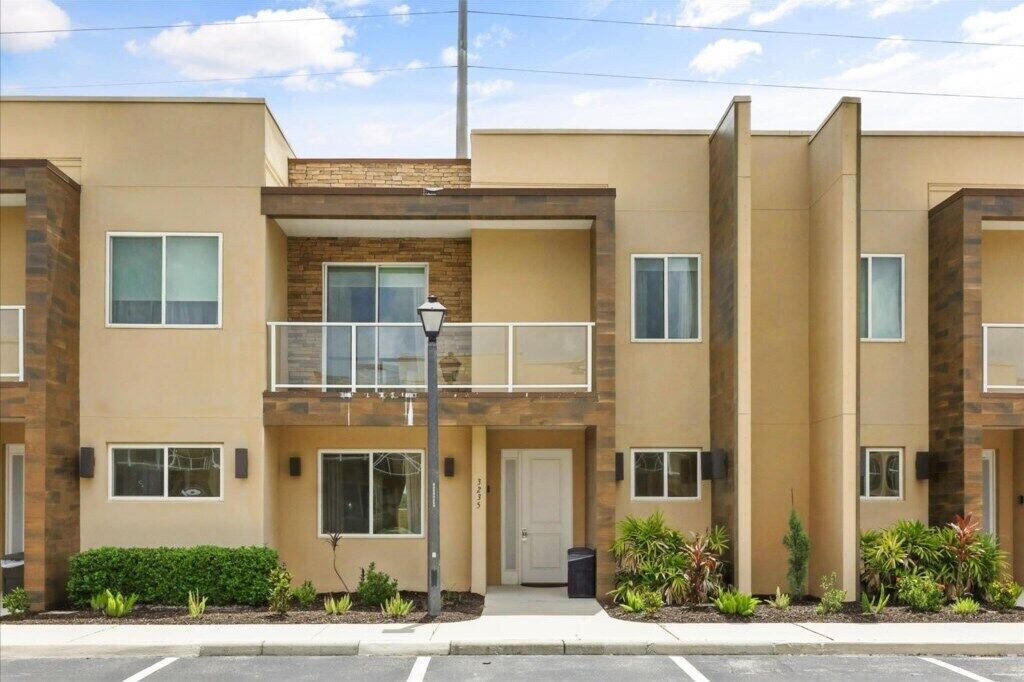 3235BrasiliaAvenue(30)