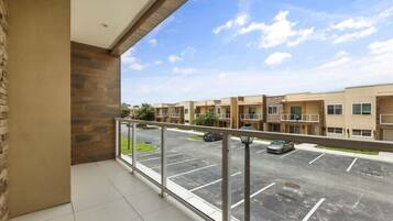 3235BrasiliaAvenue(21)