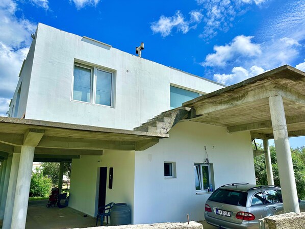 Exterior - Anit Room 2-private 1-room with own entrance and private bathroom (Kotor)