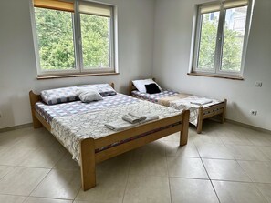 1 bedroom, WiFi, bed sheets