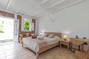 1 habitación, tabla de planchar con plancha, wifi gratis y ropa de cama 